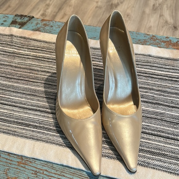 Stuart Weitzman Beige Patent Leather Heels - Picture 3 of 7